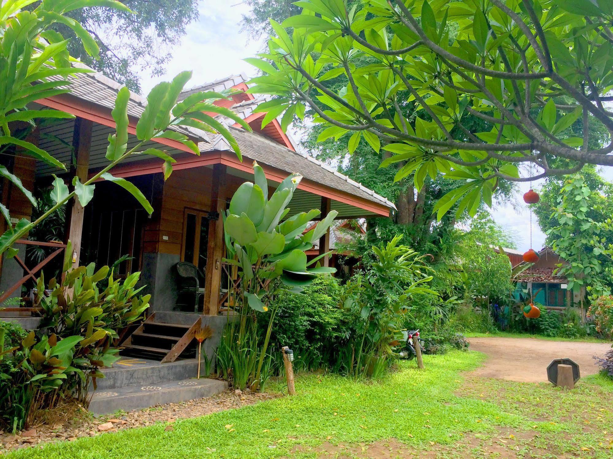 Sawasdeepai River Resort Eksteriør billede